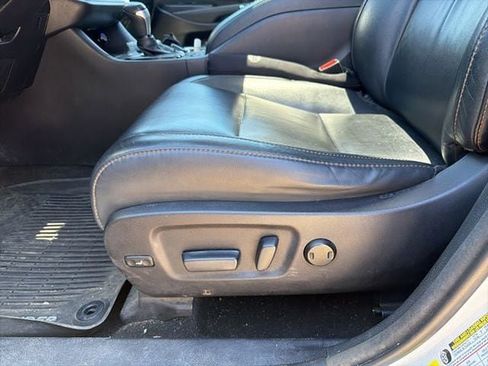 Used 2017 Toyota Highlander XLE w/ Protection Package #3 AWD/4WD image 8