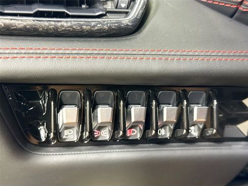 Used 2021 Lamborghini Huracan EVO image 24