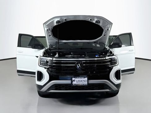 Used 2024 Volkswagen Atlas Peak Edition SE AWD/4WD image 24