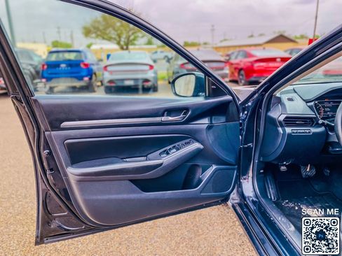 Used 2022 Nissan Altima 2.5 SV FWD image 17