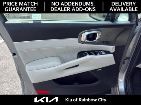 Used 2023 Kia Sorento SX Prestige w/ Panoramic Sunroof Package AWD/4WD image 17