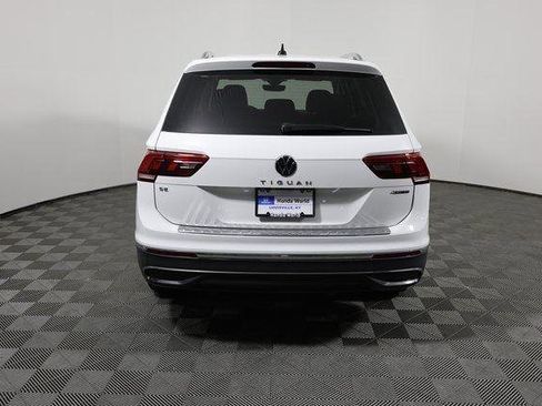 Used 2022 Volkswagen Tiguan SE image 6