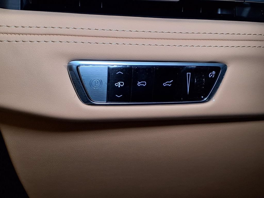 Used 2026 Cadillac Escalade IQL Sport 2 w/ LPO, Premium Carpet Package AWD/4WD image 16