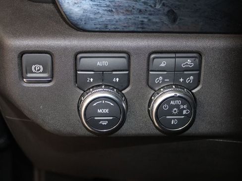 Used 2024 GMC Sierra 1500 SLT image 42