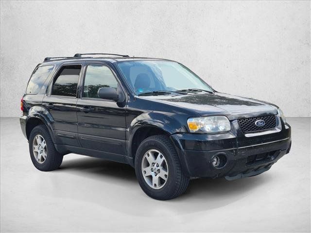 Used 2005 Ford Escape Limited FWD image 3
