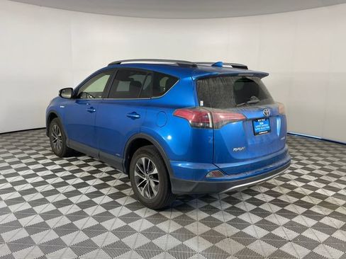 Used 2018 Toyota RAV4 LE AWD/4WD image 13