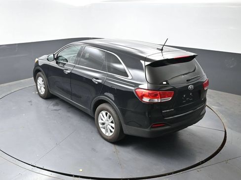 Used 2017 Kia Sorento L FWD image 19