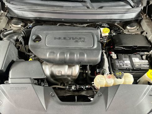 Used 2019 Jeep Cherokee Latitude w/ Popular Appearance Group FWD image 30