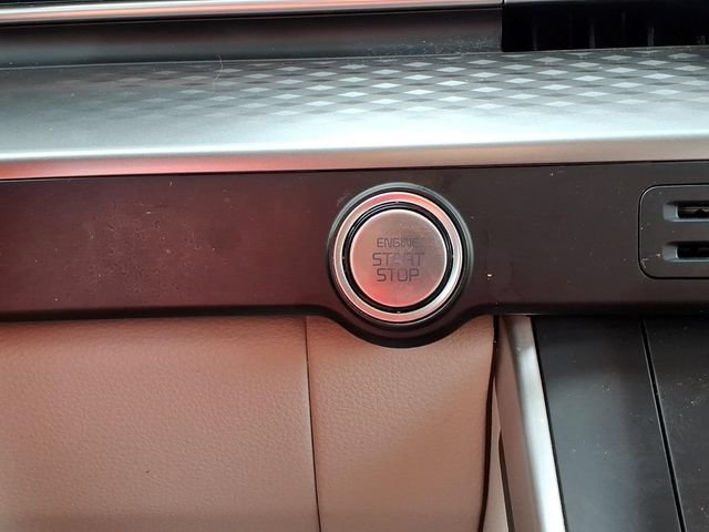Used 2024 Kia Carnival LX FWD image 13