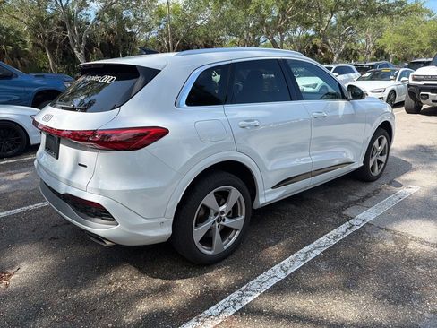 Used 2025 Audi Q5 Premium Plus w/ Premium Plus AWD/4WD image 5