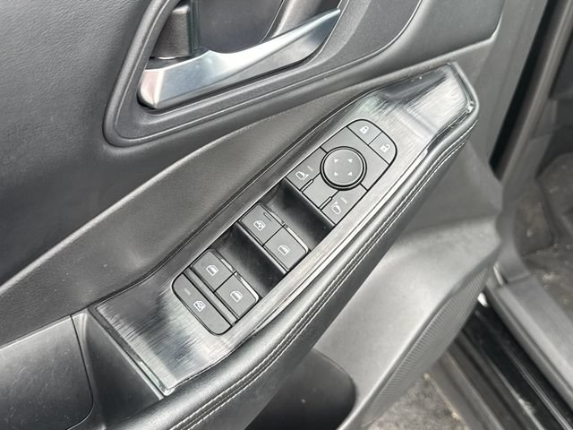 Used 2025 Nissan Rogue SV FWD image 14