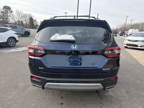 Used 2023 Honda Pilot Touring image 7