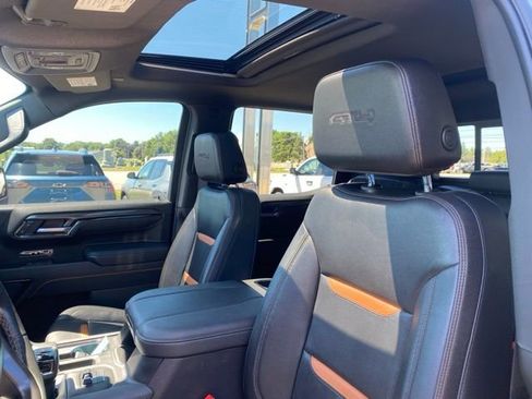 Used 2025 GMC Sierra 1500 AT4 w/ AT4 Premium Package AWD/4WD image 13