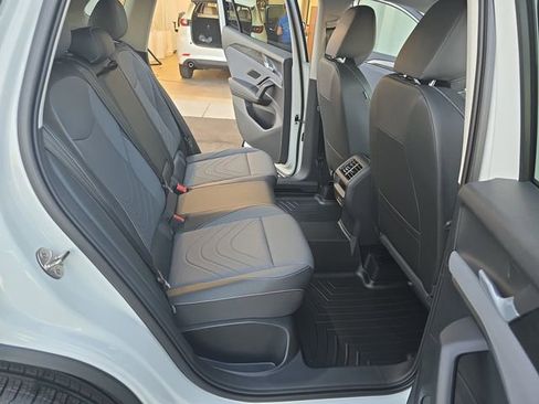 New 2026 Volkswagen Tiguan SE AWD/4WD image 18