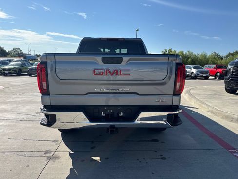 Used 2025 GMC Sierra 1500 SLT RWD image 4