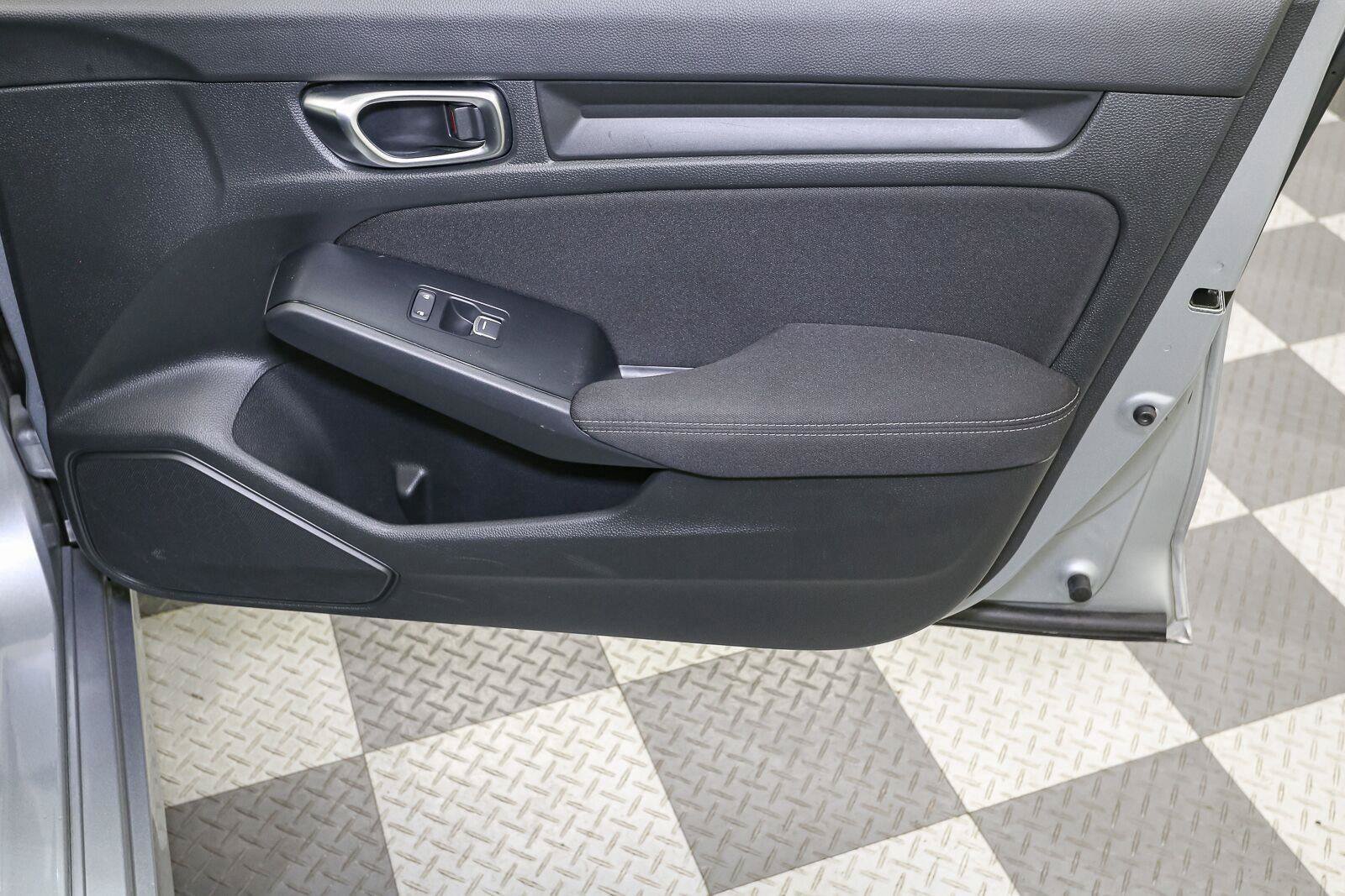 Used 2025 Honda Civic Sport image 19