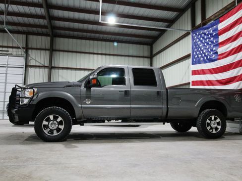 Used 2011 Ford F350 XLT w/ XLT Premium Pkg AWD/4WD image 5