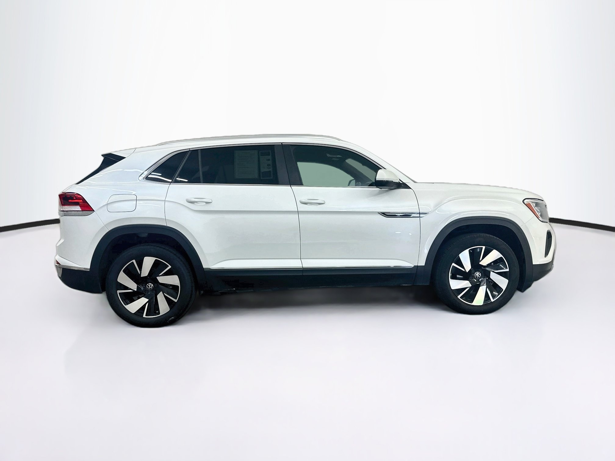 Used 2025 Volkswagen Atlas Cross Sport SEL AWD/4WD image 10