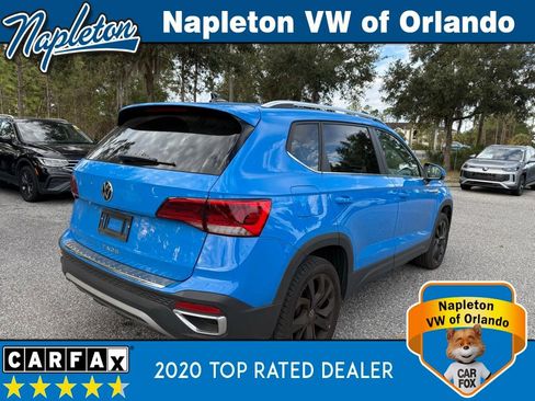 Used 2023 Volkswagen Taos SE w/ Black Wheel Package image 11