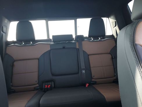 Used 2024 Chevrolet Silverado 1500 High Country w/ High Country Premium Package image 13