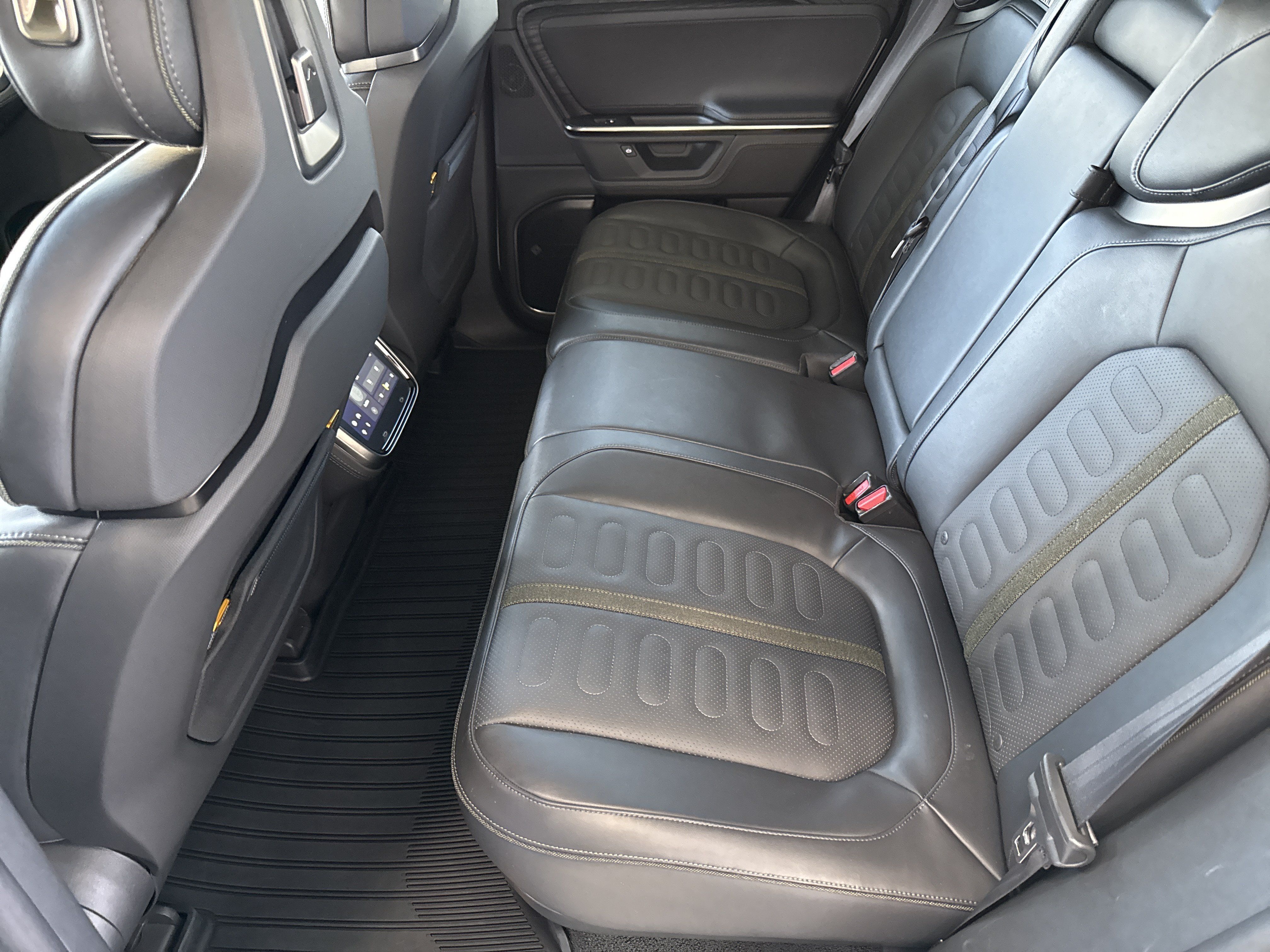 Used 2025 Rivian R1T Adventure Dual AWD/4WD image 28