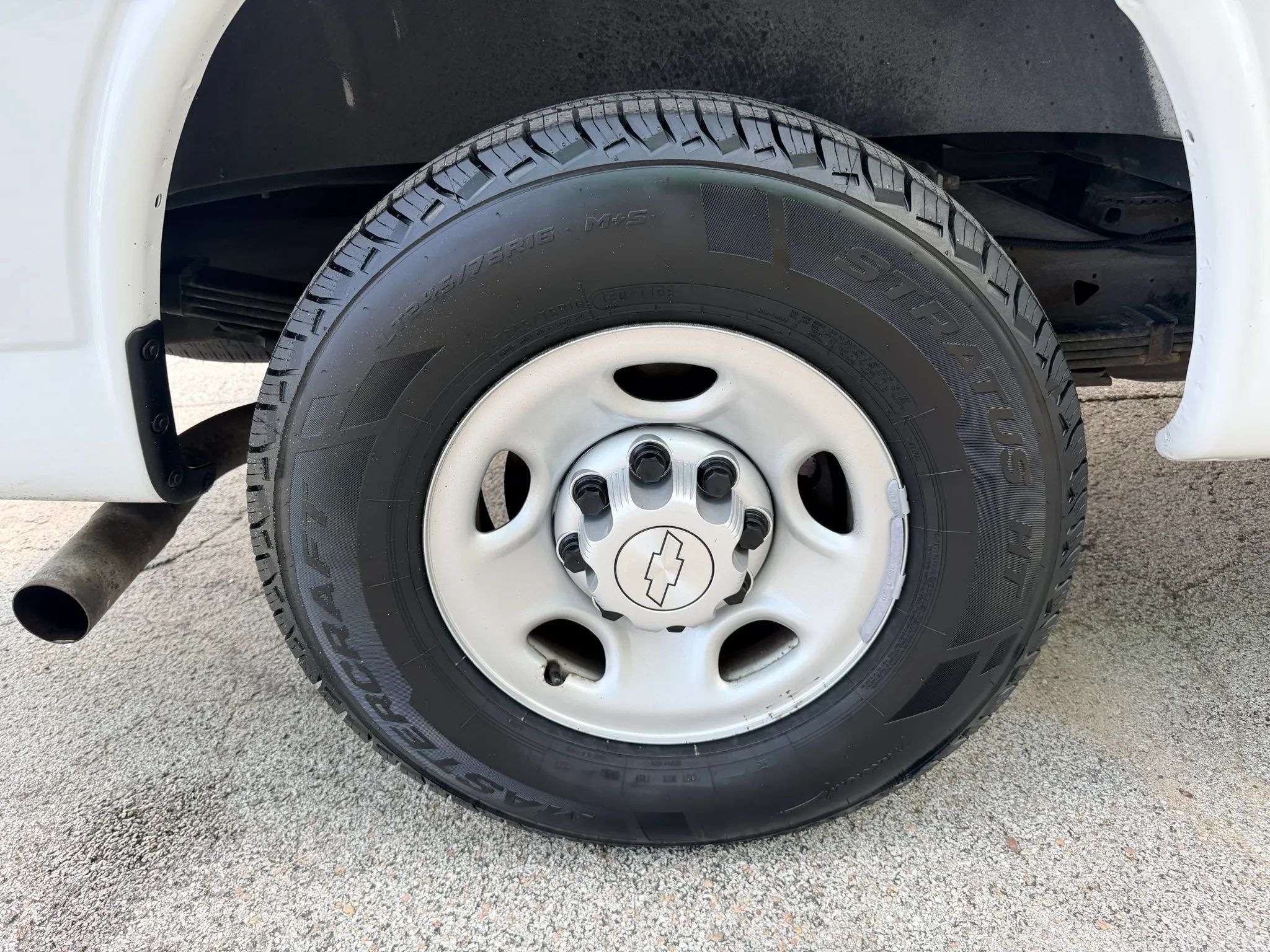 Used 2019 Chevrolet Express 3500 w/ Driver Convenience Package RWD image 17