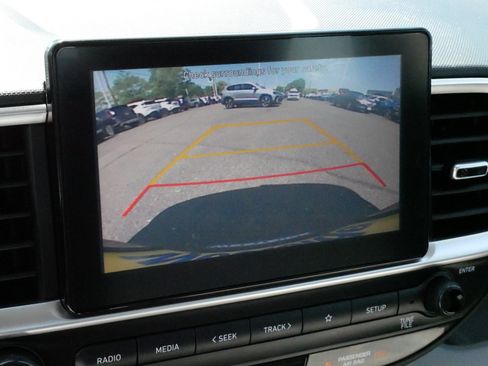 Used 2021 Hyundai Venue SEL FWD image 30