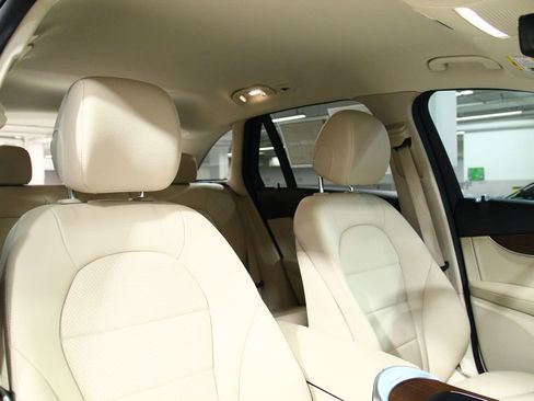 Certified 2022 Mercedes-Benz GLC 300 image 24