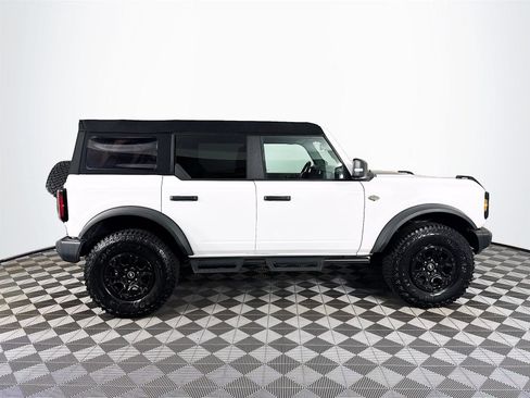 Used 2023 Ford Bronco Wildtrak image 9
