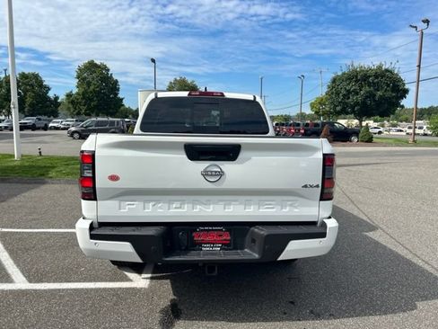 Used 2025 Nissan Frontier SV w/ SV Convenience Package AWD/4WD image 6
