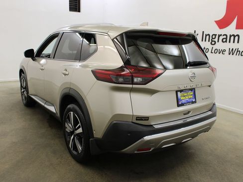 Used 2021 Nissan Rogue Platinum FWD image 3
