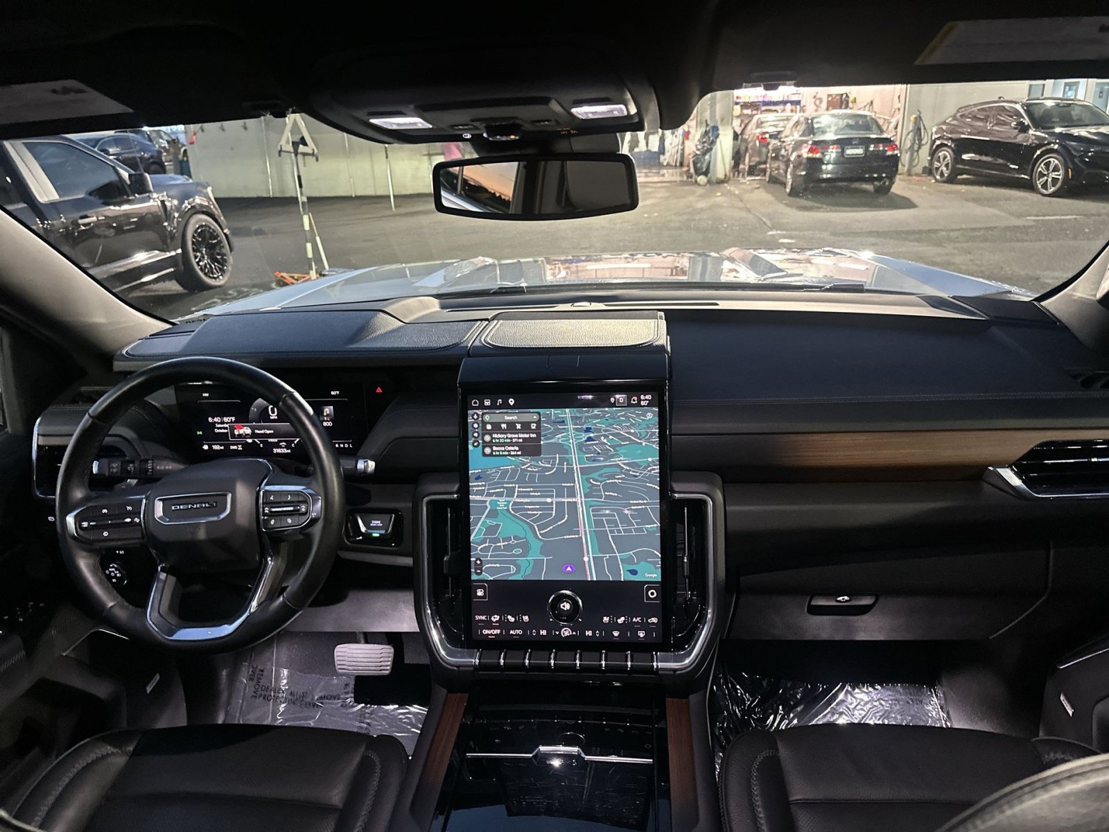 Used 2025 GMC Yukon Denali AWD/4WD image 24
