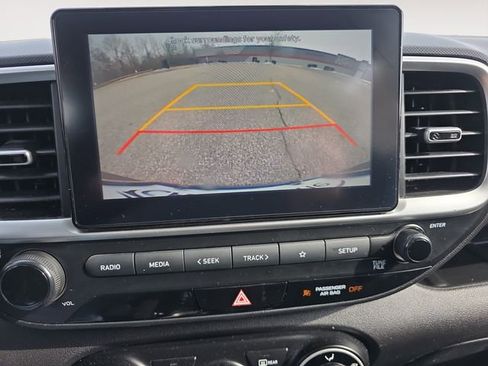 Used 2021 Hyundai Venue SE image 26