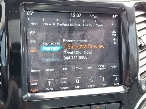 Used 2019 Jeep Cherokee Limited w/ Technology Group image 19