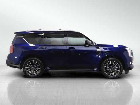 Used 2025 Nissan Armada Platinum Reserve AWD/4WD image 7