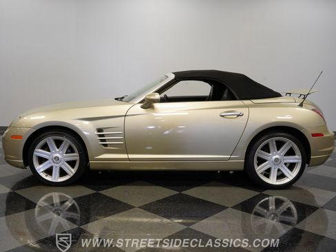 Used 2006 Chrysler Crossfire Limited RWD image 2