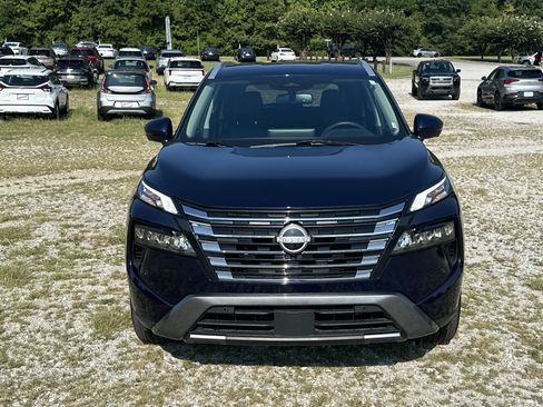 Used 2026 Nissan Rogue SL AWD/4WD image 2