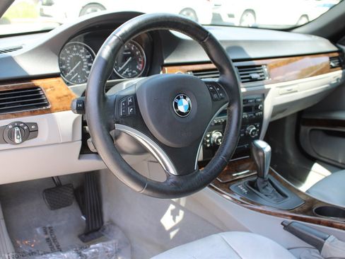 Used 2009 BMW 328i Convertible image 20