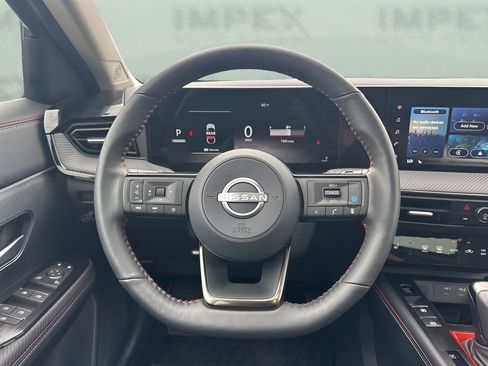 Used 2025 Nissan Kicks SR w/ SR Premium Package image 13