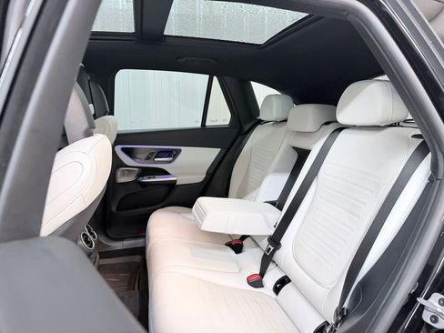 Used 2024 Mercedes-Benz GLC 300 image 33
