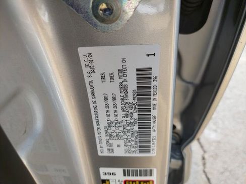 Certified 2024 Toyota Tacoma TRD Off-Road image 35