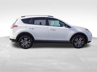 Used 2017 Toyota RAV4 LE video 2