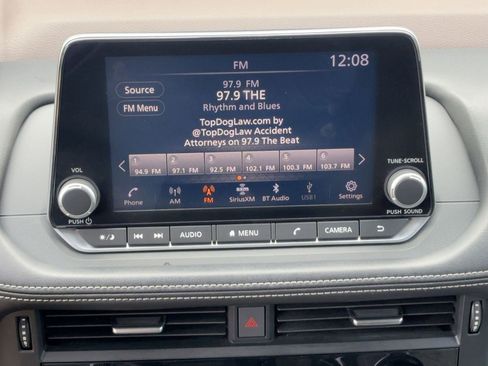 Used 2023 Nissan Rogue SV image 23