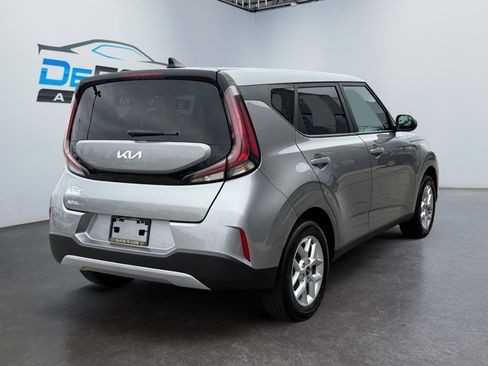 Used 2025 Kia Soul LX w/ LX Technology Package image 3