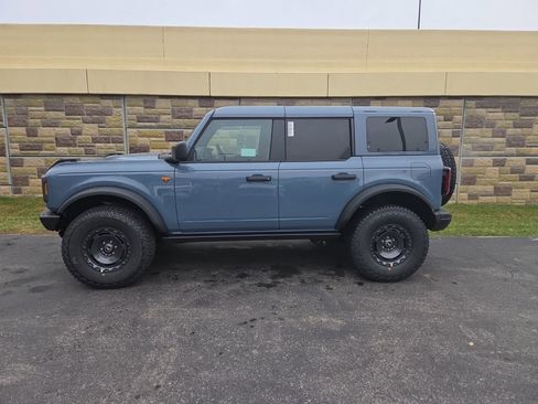 New 2025 Ford Bronco Badlands w/ Sasquatch Package AWD/4WD image 13