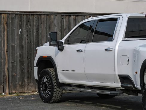 Used 2021 GMC Sierra 3500 Denali w/ Denali Ultimate Package image 12