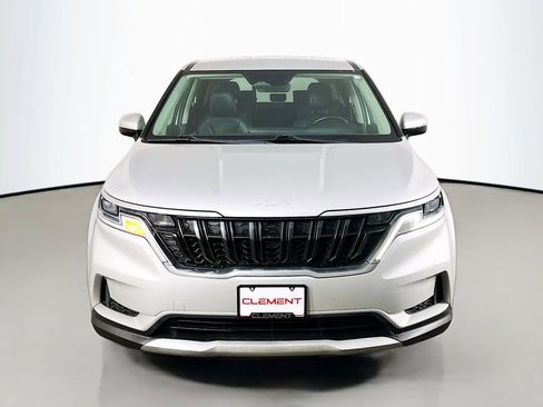 Used 2022 Kia Carnival LX FWD image 3