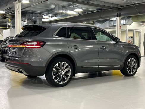 Used 2023 Lincoln Nautilus Reserve AWD/4WD image 2