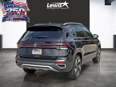 Used 2025 Volkswagen Taos SE AWD/4WD image 4