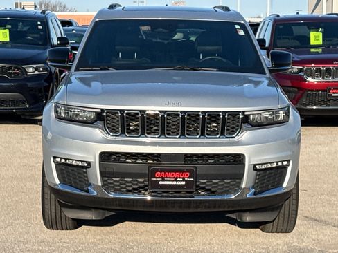 Used 2024 Jeep Grand Cherokee L Limited AWD/4WD image 3